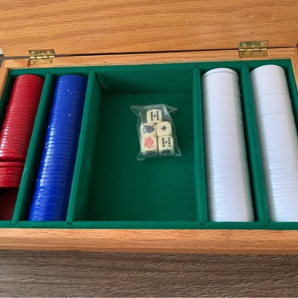 Travel poker chips set - Picture 2 of 11